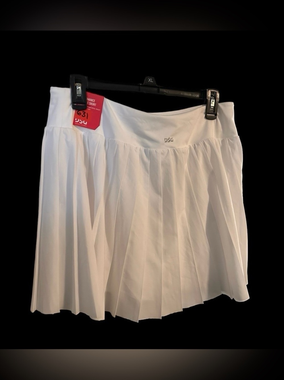 BNWT Twitch + Allison DSG mid rise skort -Size Large